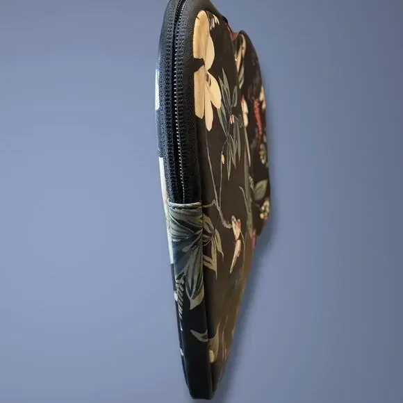 KATE SPADE Tropical Black Floral Zip Around Laptop Case Excellent Condition - Picture 6 of 7